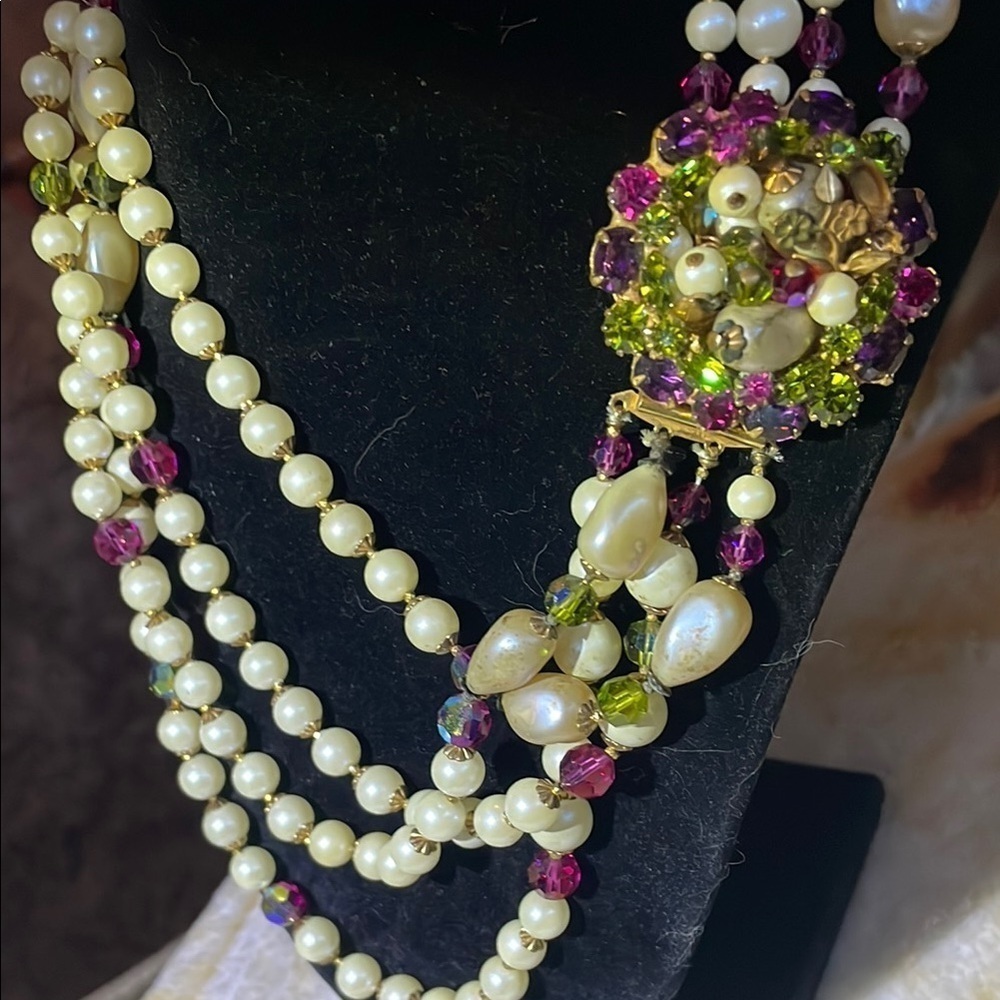 Vintage Original By Robert Elegant Pearl and Gemstone Necklace 17 1/2”
